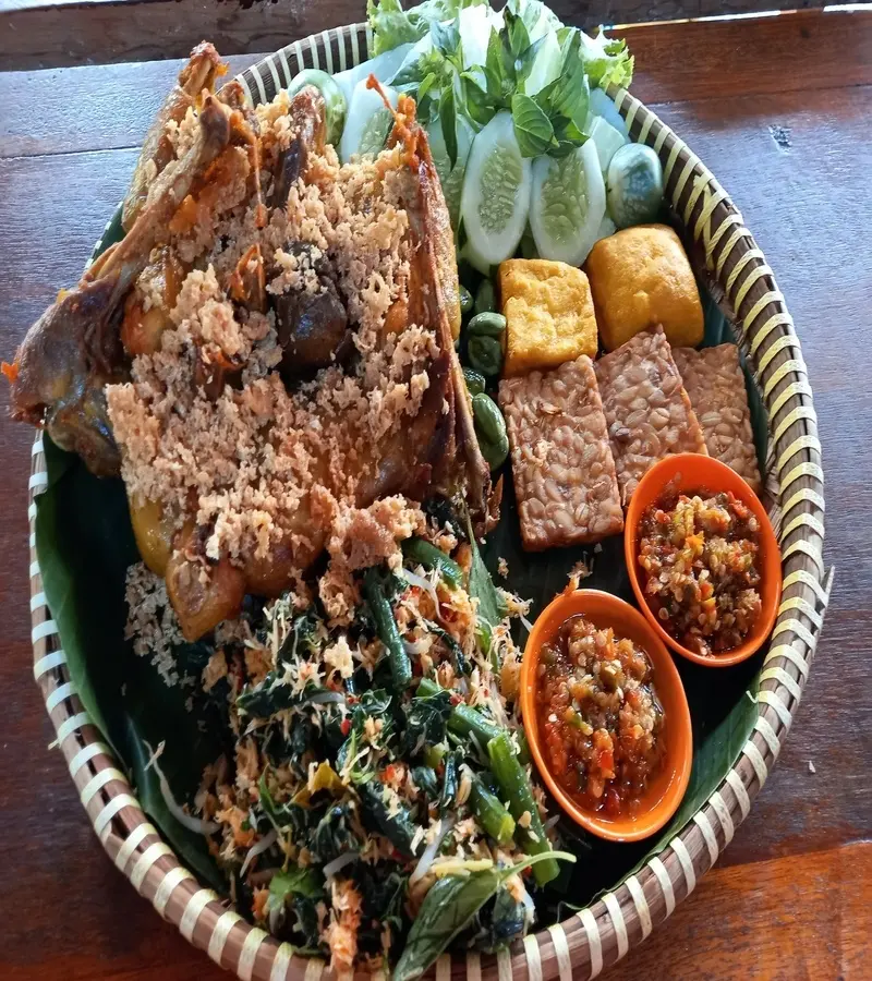 Ayam Tampah Goreng Kembang Pari Resto