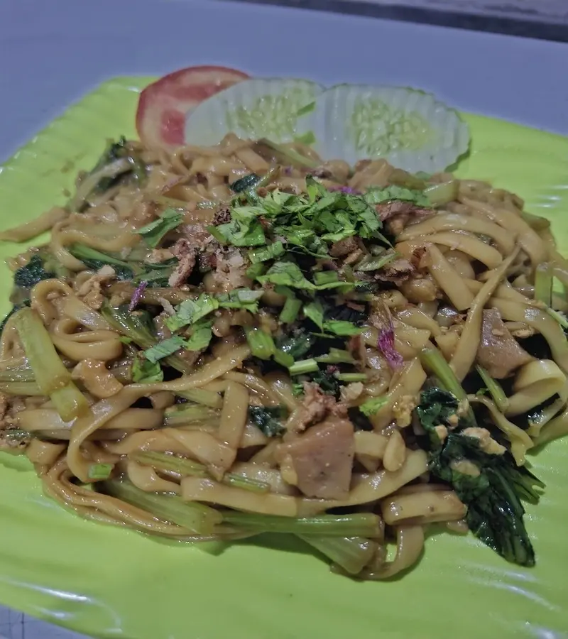 Mie Goreng Kembang Resto Pari